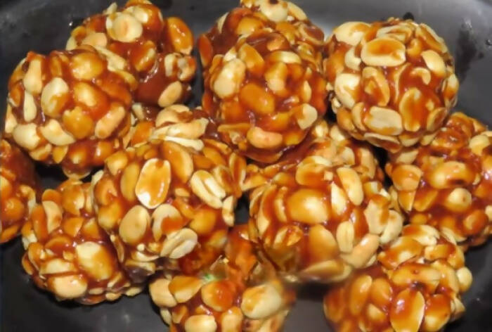 Godavari Vantillu Peanut ladoo/ Palli Undalu / Bellam Verusenaga Pappu Undalu