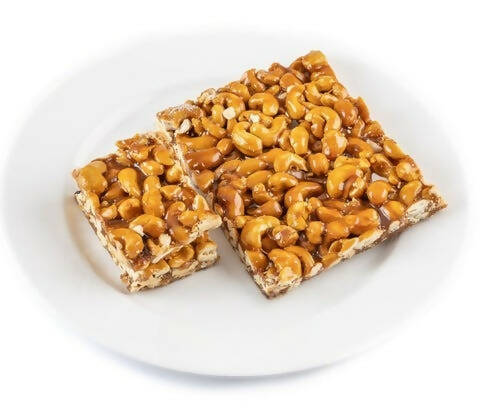 Godavari Vantillu Kaju Chikki / Cashew Chikki / Bellam Jeedipappu Achu